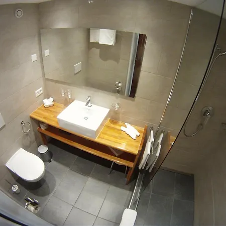 Hotel Cresta 3*