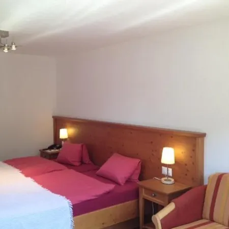 Cresta Hotel